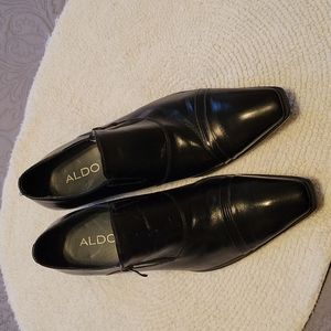 Men Aldo dress shoes Black size 10M.